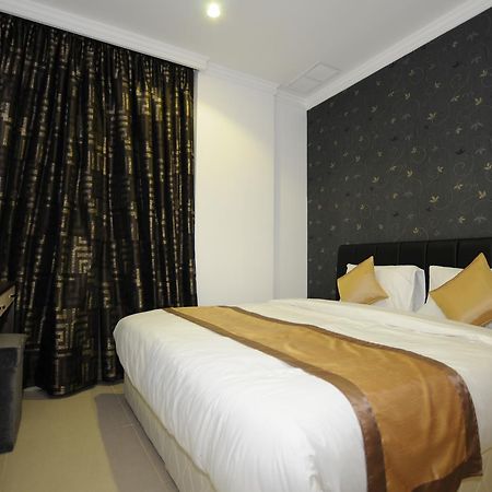 כוויית Al Muhanna Plaza Luxury Apartments מראה חיצוני תמונה