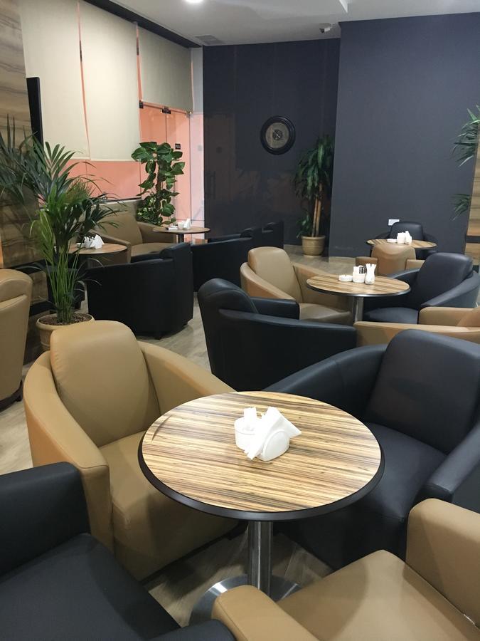 כוויית Al Muhanna Plaza Luxury Apartments מראה חיצוני תמונה